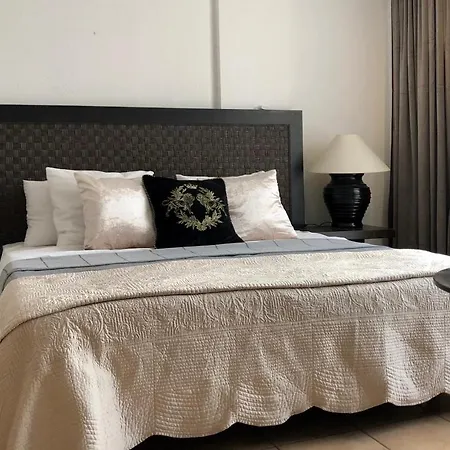 Parque Cattleya - Studio Royal Apartment *